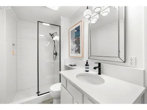 1466 Bonniebrae Drive Lake Oswego OR 97034