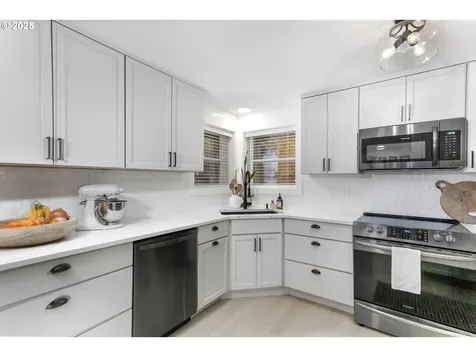 11695 SW Jamaica Wilsonville OR 97070