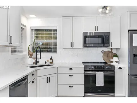 11695 SW Jamaica Wilsonville OR 97070