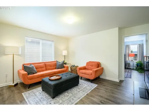 2103 NW Woodland Drive Mcminnville OR 97128