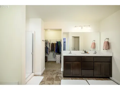 2103 NW Woodland Drive Mcminnville OR 97128