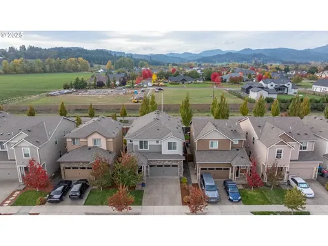 2103 NW Woodland Drive Mcminnville OR 97128