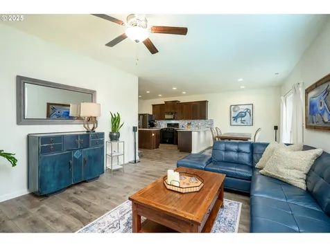 2103 NW Woodland Drive Mcminnville OR 97128