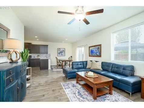 2103 NW Woodland Drive Mcminnville OR 97128