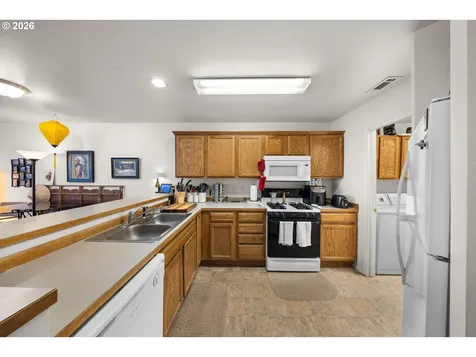 1926 NE Sams Loop Bend OR 97701