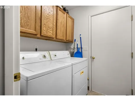 1926 NE Sams Loop Bend OR 97701