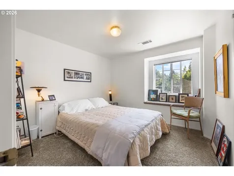 1926 NE Sams Loop Bend OR 97701
