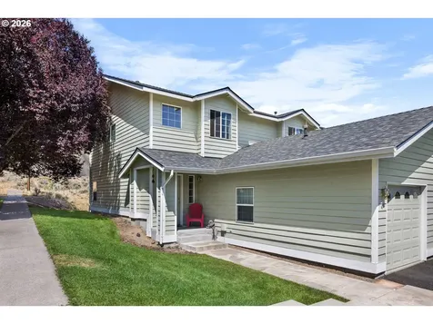1926 NE Sams Loop Bend OR 97701