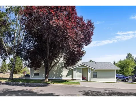 1926 NE Sams Loop Bend OR 97701