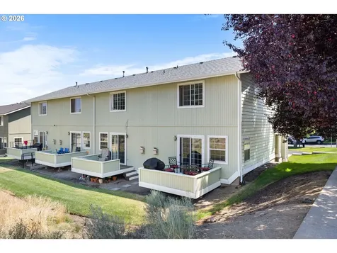 1926 NE Sams Loop Bend OR 97701