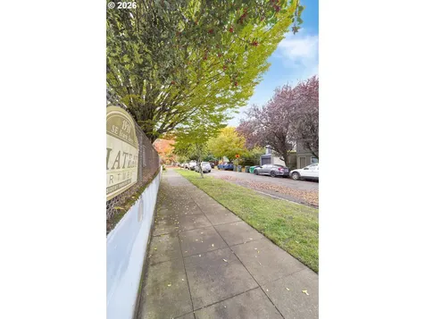 1910 SE Stark Street Portland OR 97214
