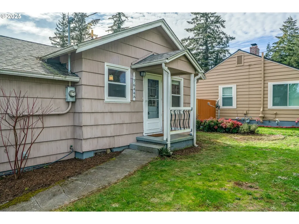 7644 SE Crystal Springs Boulevard Portland OR 97206