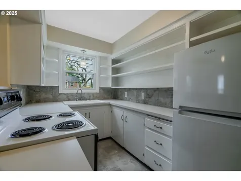 7644 SE Crystal Springs Boulevard Portland OR 97206