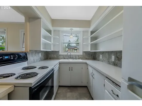 7644 SE Crystal Springs Boulevard Portland OR 97206