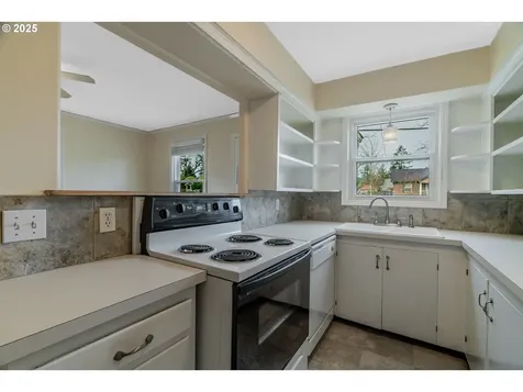 7644 SE Crystal Springs Boulevard Portland OR 97206