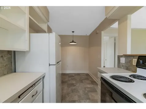 7644 SE Crystal Springs Boulevard Portland OR 97206