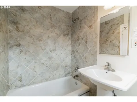 7644 SE Crystal Springs Boulevard Portland OR 97206