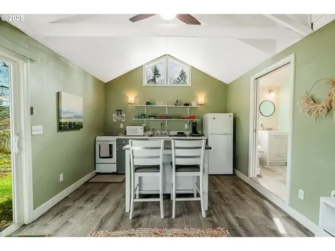7644 SE Crystal Springs Boulevard Portland OR 97206
