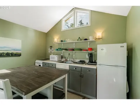 7644 SE Crystal Springs Boulevard Portland OR 97206