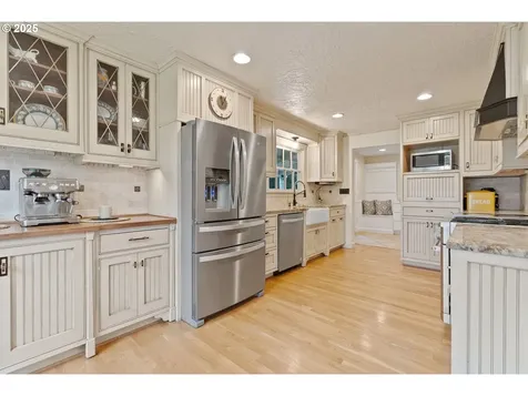 19798 S Hazelhurst Lane West Linn OR 97068
