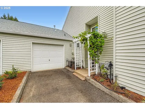 14567 SW Red Maple Lane Beaverton OR 97007