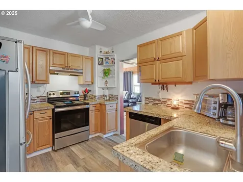 627 15th Avenue Longview WA 98632