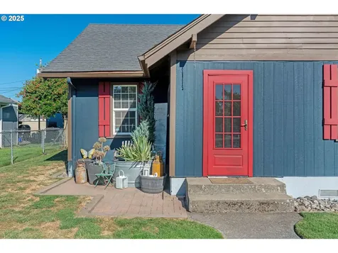 627 15th Avenue Longview WA 98632