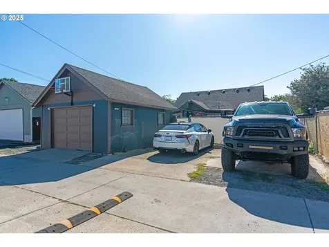 627 15th Avenue Longview WA 98632