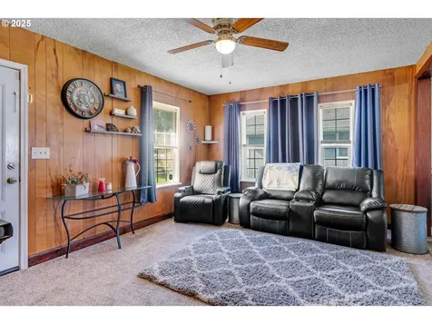627 15th Avenue Longview WA 98632