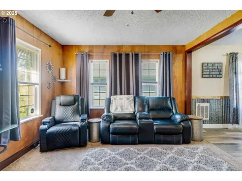 627 15th Avenue Longview WA 98632