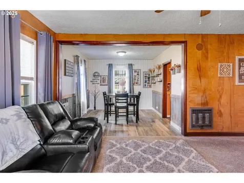 627 15th Avenue Longview WA 98632