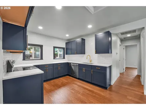5356 SE 44th Portland OR 97206