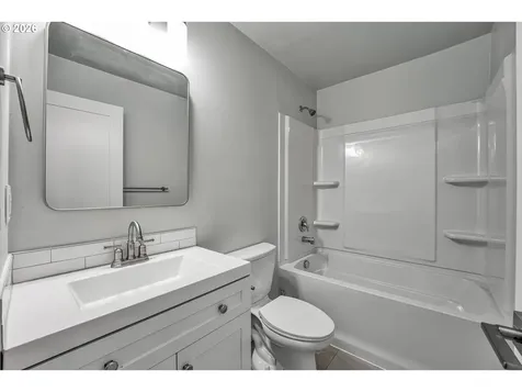 5356 SE 44th Portland OR 97206