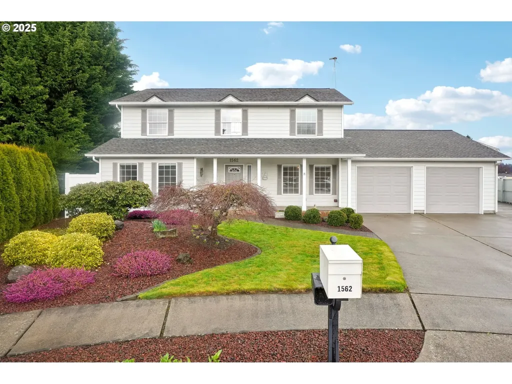 1562 Floral Court Longview WA 98632