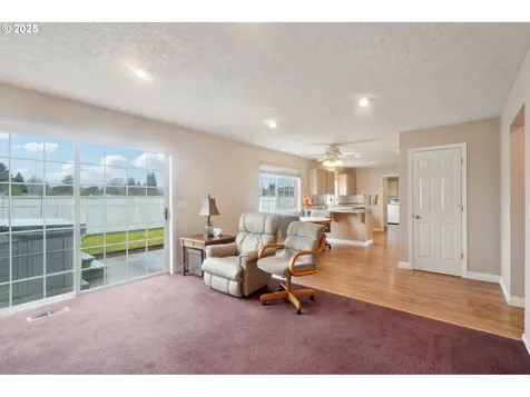 1562 Floral Court Longview WA 98632