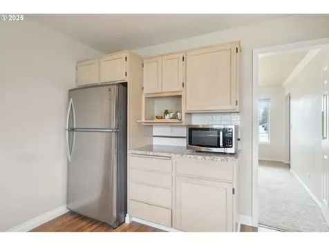 1562 Floral Court Longview WA 98632