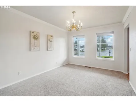 1562 Floral Court Longview WA 98632