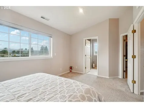 1562 Floral Court Longview WA 98632
