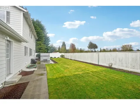 1562 Floral Court Longview WA 98632