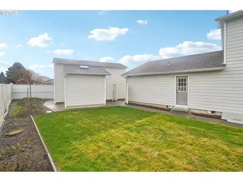 1562 Floral Court Longview WA 98632