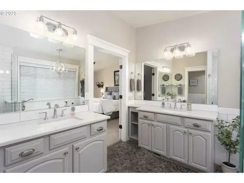 4300 Orchard Way Lake Oswego OR 97035