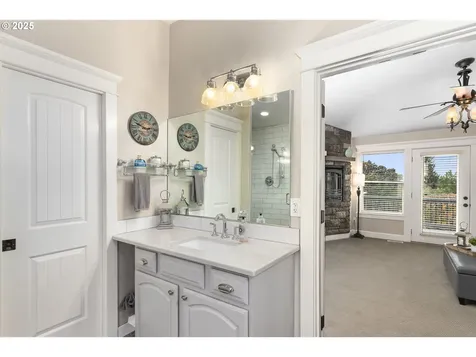 4300 Orchard Way Lake Oswego OR 97035