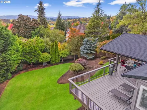 4300 Orchard Way Lake Oswego OR 97035
