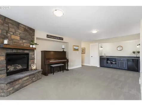 4300 Orchard Way Lake Oswego OR 97035