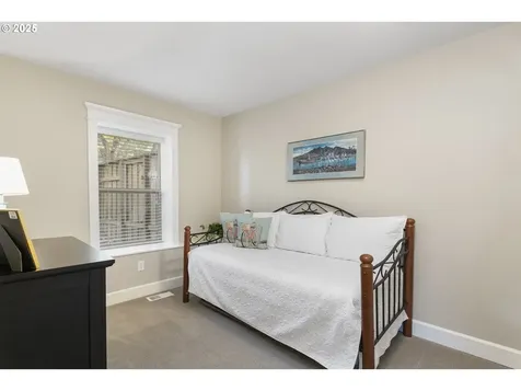 4300 Orchard Way Lake Oswego OR 97035