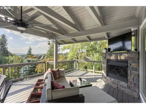 4300 Orchard Way Lake Oswego OR 97035