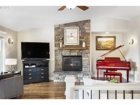 4300 Orchard Way Lake Oswego OR 97035