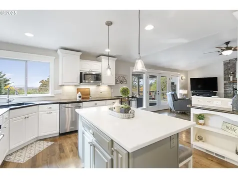 4300 Orchard Way Lake Oswego OR 97035