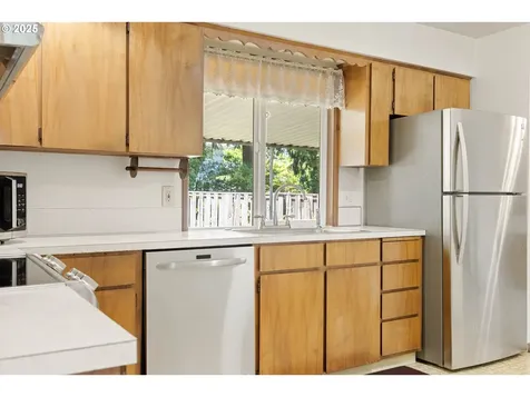 851 SE 137th Avenue Portland OR 97233
