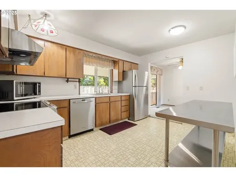 851 SE 137th Avenue Portland OR 97233